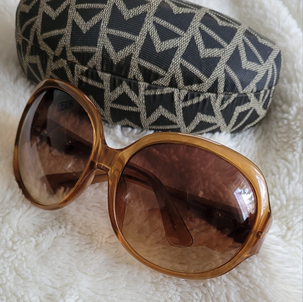 Michael Kors Sunglasses - Picture 1 of 3